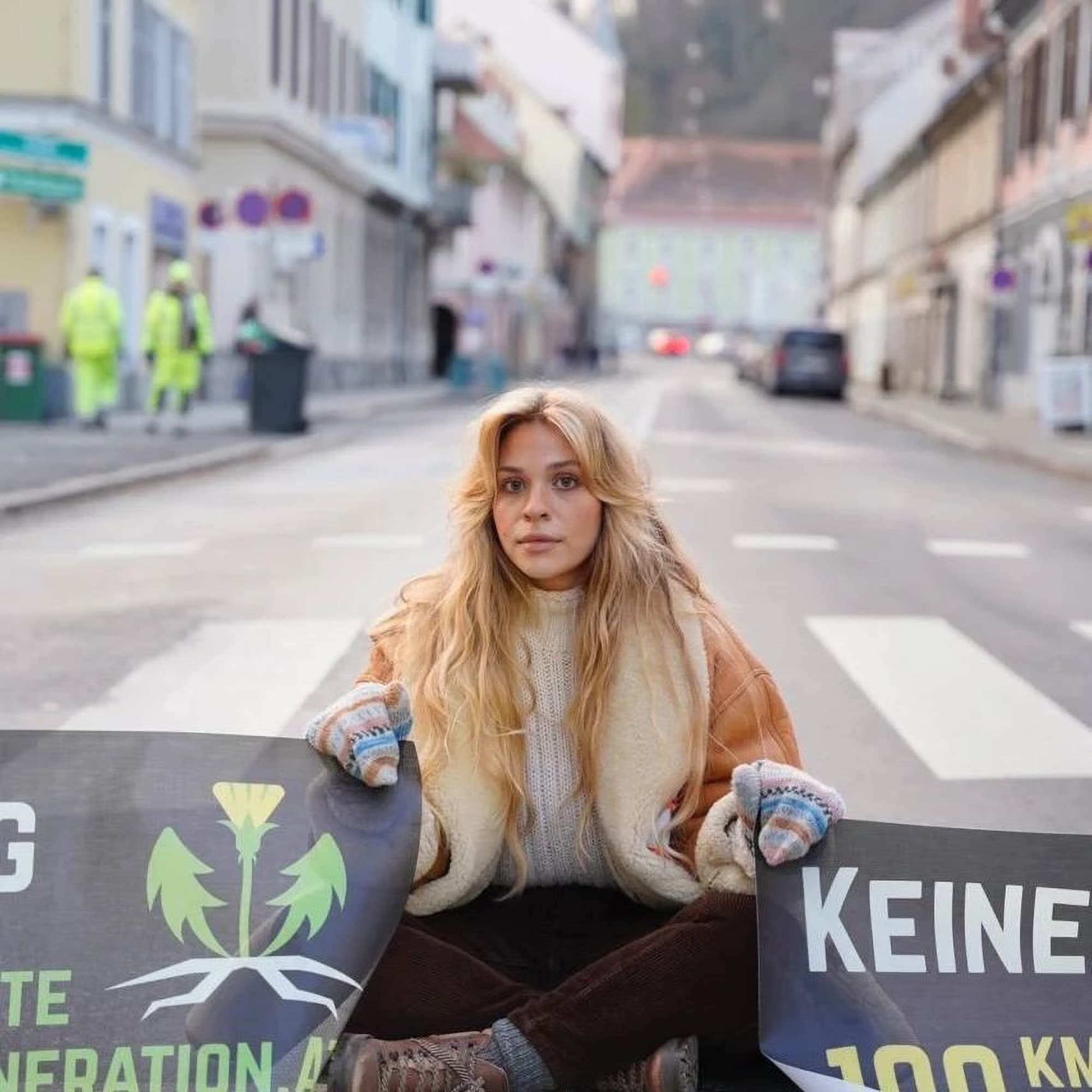 Climate activist Anja Windl, aged 26, from Bavaria, Germany, poses in undated photo. She got popular through her resemblance with famous singer Shakira. Note: Private photo. (@anscho.wi/Newsflash)